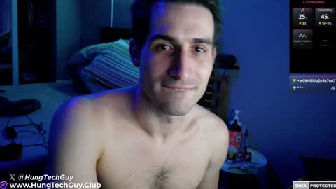 Snapshot of hungtechguy chatting on 12/30/24, 01:37 HungTechGuy online show from 12/30/24, 01:37