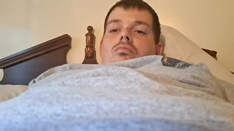Snapshot of huntdog1221 chatting on 06/12/26, 05:56 huntdog1221 online show from 06/12/26, 05:56