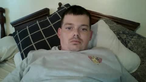 Snapshot of huntdog1221 chatting on 06/19/26, 07:39 huntdog1221 online show from 06/19/26, 07:39