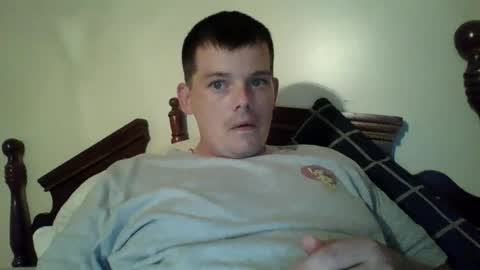 Snapshot of huntdog1221 chatting on 06/27/26, 02:38 huntdog1221 online show from 06/27/26, 02:38