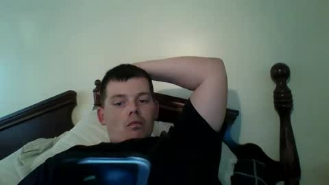 Snapshot of huntdog1221 chatting on 06/27/26, 08:58 huntdog1221 online show from 06/27/26, 08:58