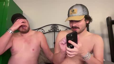 Snapshot of hunterbentleyy chatting on 02/16/25, 02:53 Hunter online show from 02/16/25, 02:53