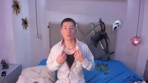 hunterheat_ online show from 10/10/25, 11:42