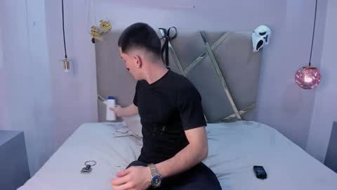 hunterheat_ online show from 10/11/25, 12:15