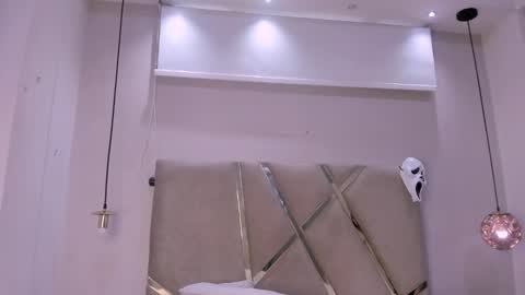 hunterheat_ online show from 10/22/25, 11:43