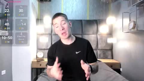 hunterheat_ online show from 12/03/25, 11:52