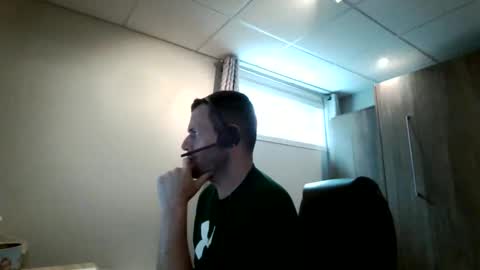 Snapshot of hurley7890 chatting on 05/27/26, 03:42 hurley7890 online show from 05/27/26, 03:42