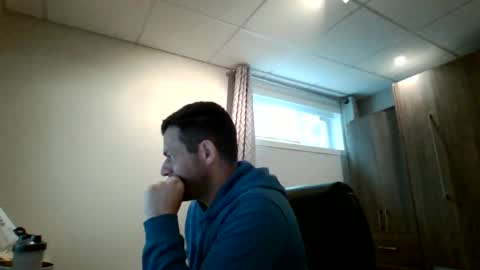 Snapshot of hurley7890 chatting on 06/05/26, 02:12 hurley7890 online show from 06/05/26, 02:12