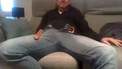 Snapshot of hurricane333644 chatting on 01/27/25, 04:22 hurricane333644 online show from 01/27/25, 04:22