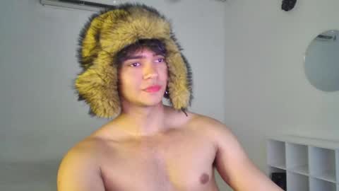 husband_xxx online show from 10/10/25, 04:50