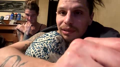 husbandandwife2011 online show from 02/05/25, 08:11