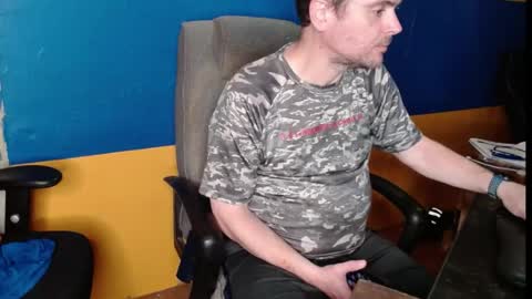 Snapshot of huskyguy chatting on 05/18/26, 03:35 Huskyguy online show from 05/18/26, 03:35