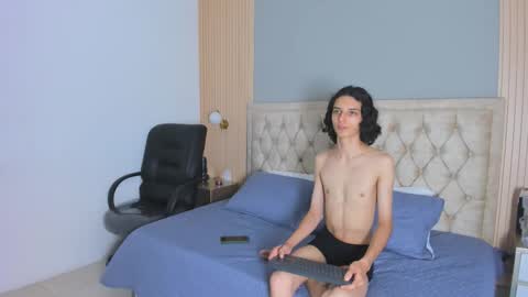 hxxyro online show from 02/23/26, 07:22