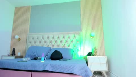 hxxyro online show from 04/13/26, 01:05