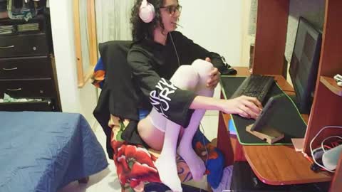 Snapshot of hxxyro1 chatting on 04/29/26, 03:54 hxxyro1 online show from 04/29/26, 03:54