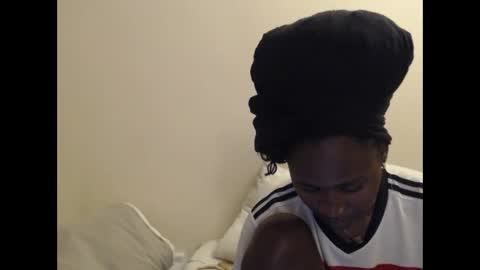 hyacinth_b online show from 06/07/26, 06:39