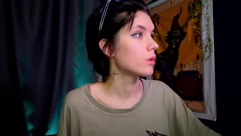 Hyeon Jin online show from 01/04/25, 11:17