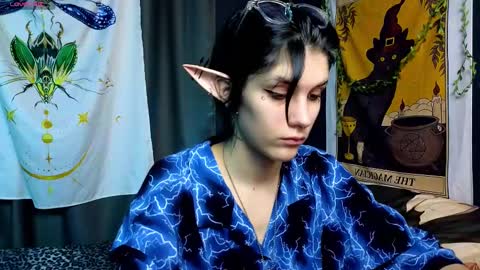 Hyeon Jin online show from 01/17/25, 09:28