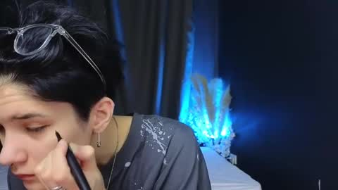 Hyeon Jin online show from 03/12/25, 10:48