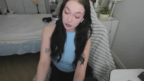 maru online show from 02/15/26, 12:47