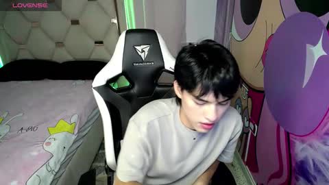 hyun jin online show from 10/18/25, 08:53