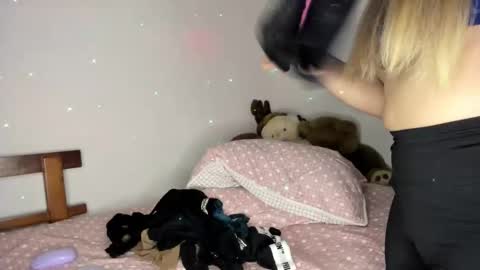 Hyun Joo online show from 02/06/26, 10:35