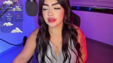 Snapshot of i_am_ari chatting on 12/22/24, 01:01 Ari online show from 12/22/24, 01:01