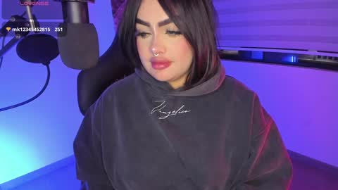 Snapshot of i_am_ari chatting on 02/06/25, 02:22 Ari online show from 02/06/25, 02:22