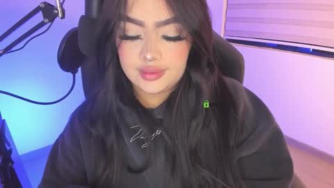 Snapshot of i_am_ari chatting on 10/01/25, 01:11 Ari online show from 10/01/25, 01:11