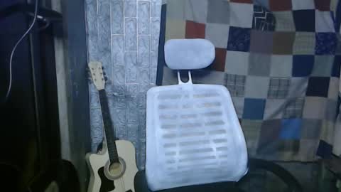 Snapshot of i_am_asian90 chatting on 12/19/24, 07:51 Kim online show from 12/19/24, 07:51