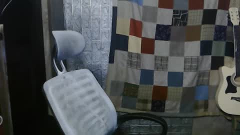 Snapshot of i_am_asian90 chatting on 01/01/25, 12:11 Kim online show from 01/01/25, 12:11