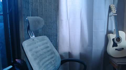 Snapshot of i_am_asian90 chatting on 01/11/25, 08:22 Kim online show from 01/11/25, 08:22