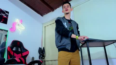 kelvis online show from 04/21/26, 02:51