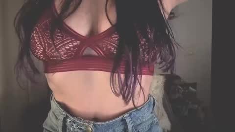 Snapshot of i_cant_believe_its_you chatting on 11/12/25, 03:07 Lana Banana online show from 11/12/25, 03:07