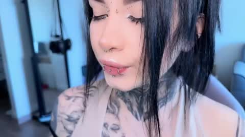 Snapshot of i_died_again chatting on 06/05/26, 09:04 Asya online show from 06/05/26, 09:04