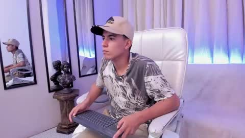 i_liam online show from 04/21/26, 03:46