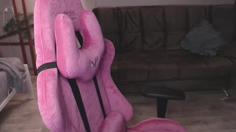 elisabeth online show from 12/16/25, 10:53