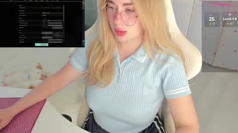 HiI am  EvaPVT is open  online show from 10/11/25, 07:07