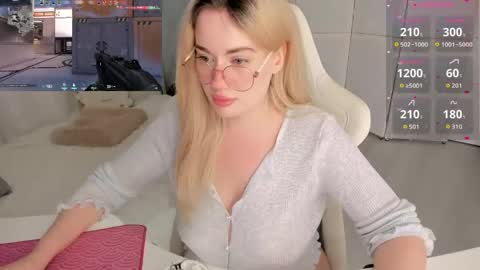 HiI am  EvaPVT is open  online show from 04/23/26, 03:47