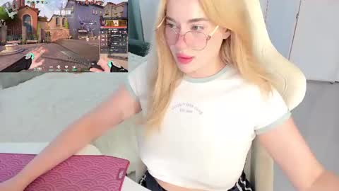 Snapshot of i_want_you_eva chatting on 06/19/26, 03:27 HiI am EvaPVT is open online show from 06/19/26, 03:27