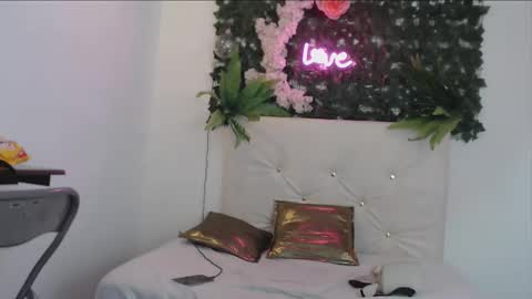 iam_lukas__ online show from 09/25/25, 03:21