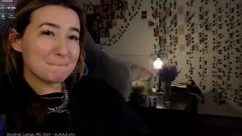 Snapshot of iam_meg chatting on 12/24/24, 05:38 Meg  online show from 12/24/24, 05:38