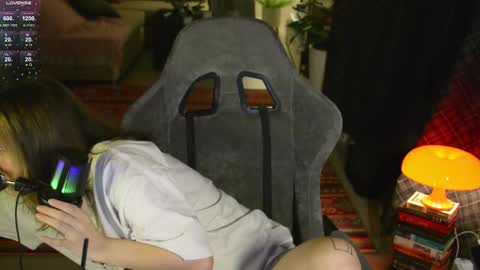 Snapshot of iam_meg chatting on 02/25/25, 10:07 Meg  online show from 02/25/25, 10:07