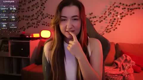 Snapshot of iam_meg chatting on 10/20/25, 01:06 Meg  online show from 10/20/25, 01:06