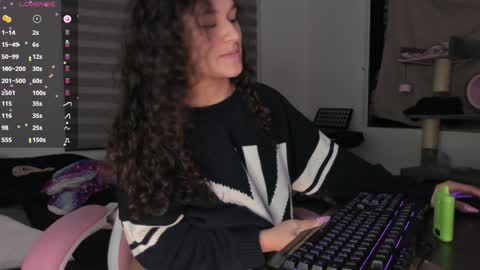 On instagram Imm  NikkiHelp me reach 100 likes online show from 01/02/25, 08:39