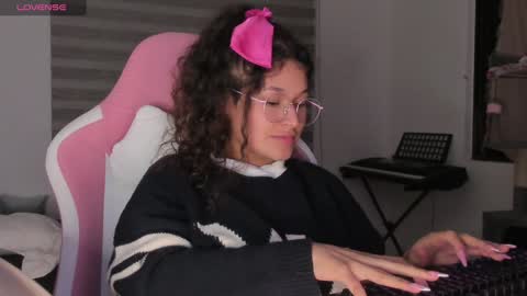 On instagram Imm  NikkiHelp me reach 100 likes online show from 01/09/25, 08:03