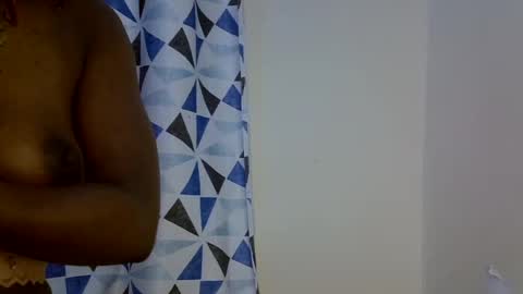 Snapshot of iam_nisa chatting on 07/08/26, 12:53 iam_nisa online show from 07/08/26, 12:53