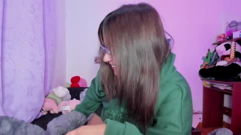 Zoe 3 online show from 12/30/24, 06:53