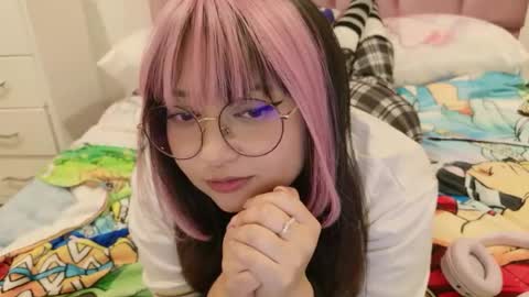 Snapshot of iam_zoechan chatting on 07/04/26, 02:07 Zoe 3 online show from 07/04/26, 02:07