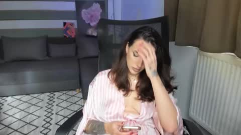 Baby Gal online show from 10/18/25, 08:04